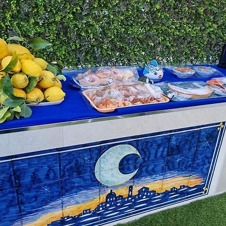 Al Chiaro Di Luna Luxury Suites Amalfi Coast Виетри Экстерьер фото