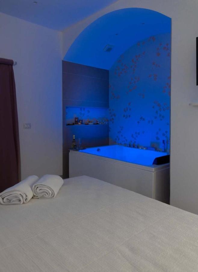Al Chiaro Di Luna Luxury Suites Amalfi Coast Виетри Экстерьер фото