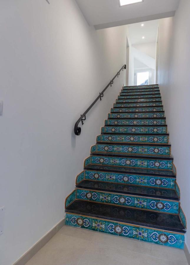 Al Chiaro Di Luna Luxury Suites Amalfi Coast Виетри Экстерьер фото