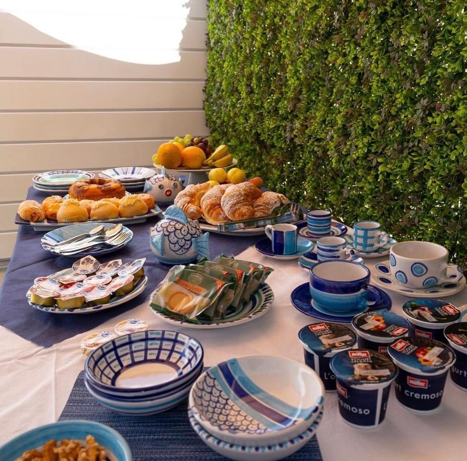 Al Chiaro Di Luna Luxury Suites Amalfi Coast Виетри Экстерьер фото