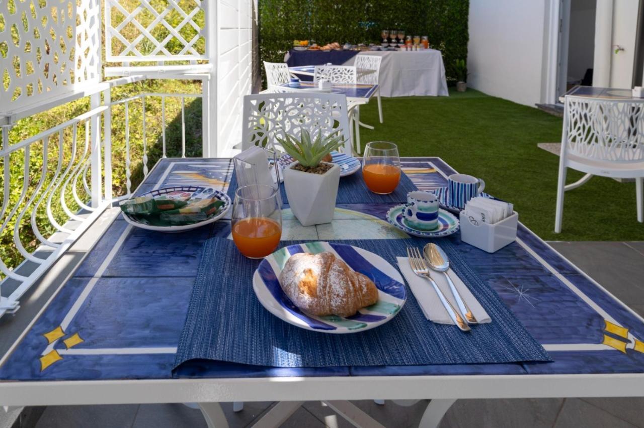Al Chiaro Di Luna Luxury Suites Amalfi Coast Виетри Экстерьер фото