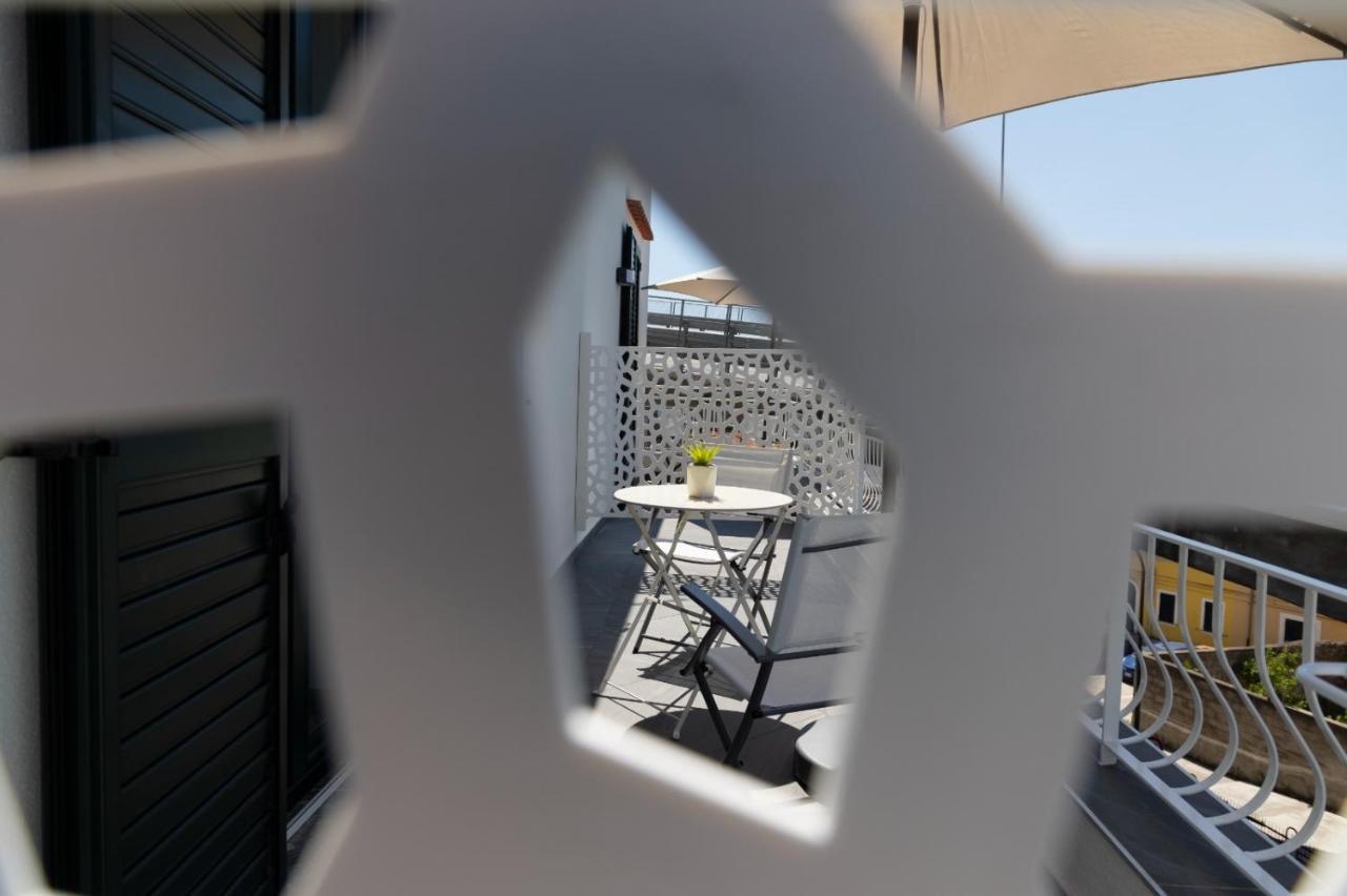 Al Chiaro Di Luna Luxury Suites Amalfi Coast Виетри Экстерьер фото