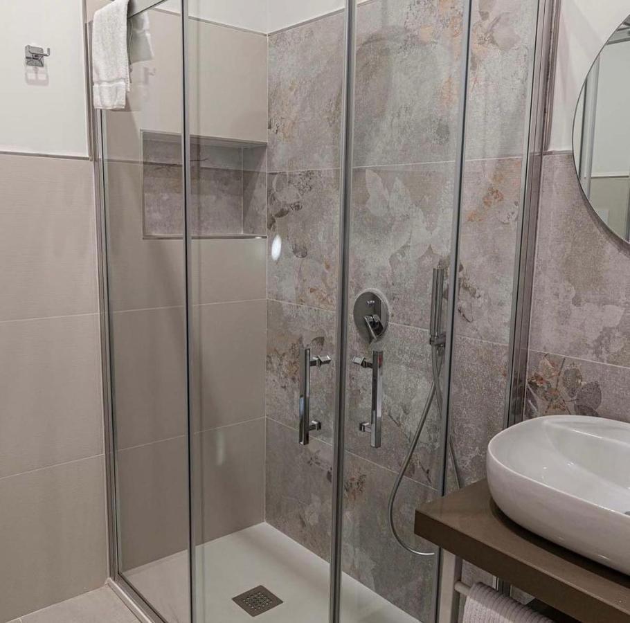 Al Chiaro Di Luna Luxury Suites Amalfi Coast Виетри Экстерьер фото