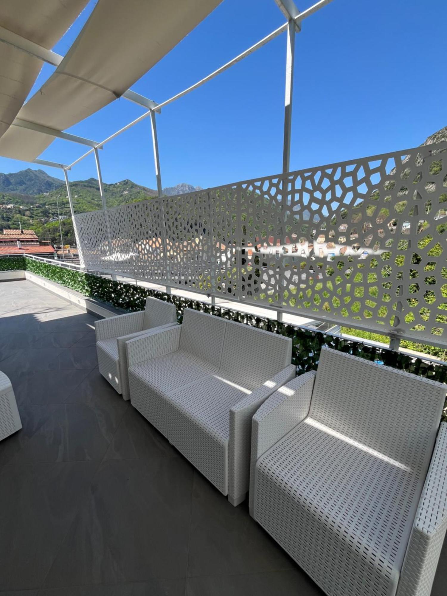 Al Chiaro Di Luna Luxury Suites Amalfi Coast Виетри Экстерьер фото