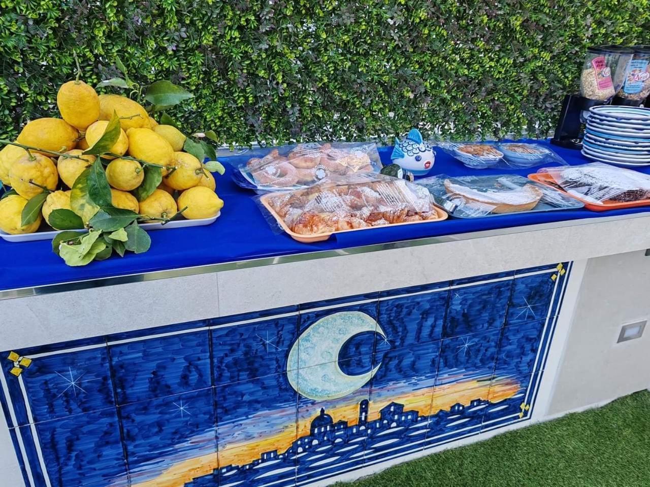 Al Chiaro Di Luna Luxury Suites Amalfi Coast Виетри Экстерьер фото